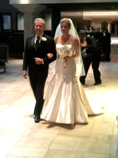 congrats Oct 1  bees!  Post your pics! :  wedding 321527 10150369609147249 825672248 8477147 383064640 N