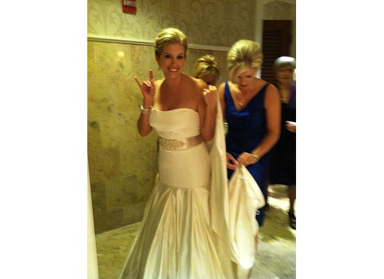 congrats Oct 1  bees!  Post your pics! :  wedding Download 3