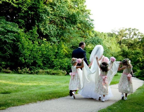 Gallery of the Day : wedding features Pammy Me, the hubbie, and our entire wedding party! : wedding father passed away walk down aisle alone small wedding party no bridesmaids bridesmaids ceremony Pammy