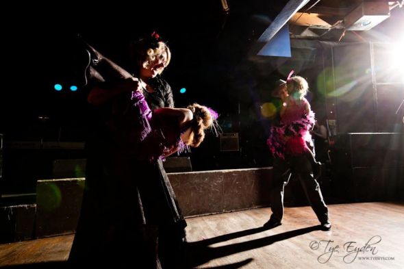 Share your vendors - Colorado edition! :  wedding OldHollwoodWeddingPhoto 0017