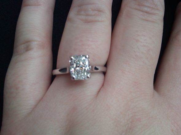 Solitaire? 4 prongs or 6? :  wedding Ering