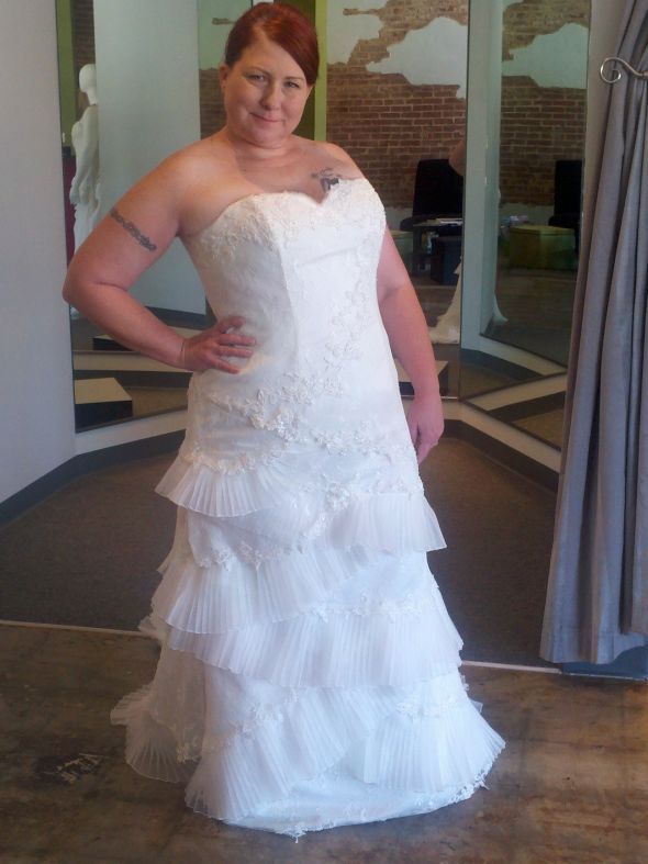 Plus size? Show us your dress! :  wedding plus size 1 dress fashion real brides curves THEDRESSsweetheartneck