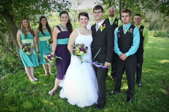  wedding in May where the colors were turquoise aqua black and white