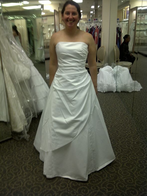 Show me your wedding dresses that are UNDER $500 =) :  wedding IMG 20110301 00517