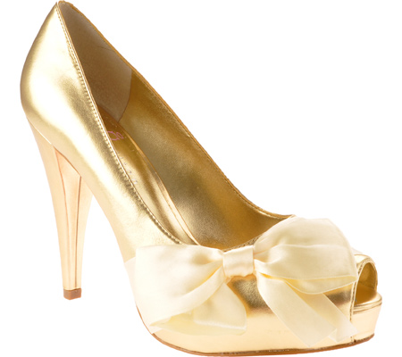 HELP! Having a Shoe Situation... : wedding shoes wedding situation dress colour gold Gold Shoe