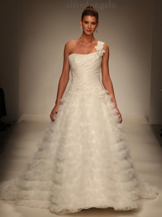 Sleeping+beauty+wedding+dress+alfred+angelo