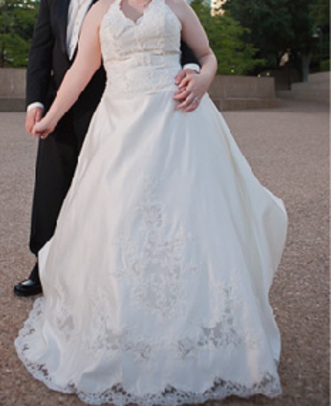 I'm short....like REALLY short! PETITE brides, post your pics! :) :  wedding short petite dress 8.4