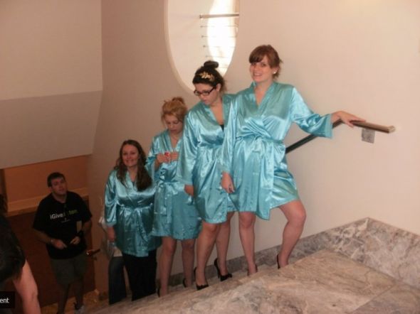 Alright already! You convinved me. My first RECAP. (Pics!) Getting Ready. :  wedding GR9