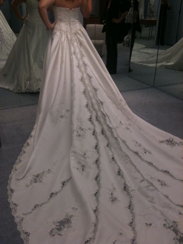 It is weird? Prefer my dress bustled :  wedding Cid 751