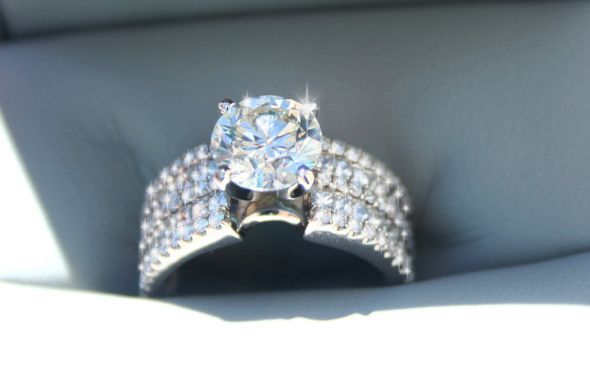My 3.51 ct Engagement Ring! :  wedding engagement ring 36679 1378879550698 1193182370 30900443 2340337 N
