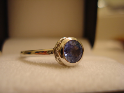 Any bees with bezel set rings? : wedding bezel peridot ring Ring WB