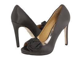 brides with 4 heel. show me your shoes :  wedding bridal shoes shoes wedding shoes pumps 4 inch 4 2 BM Frank