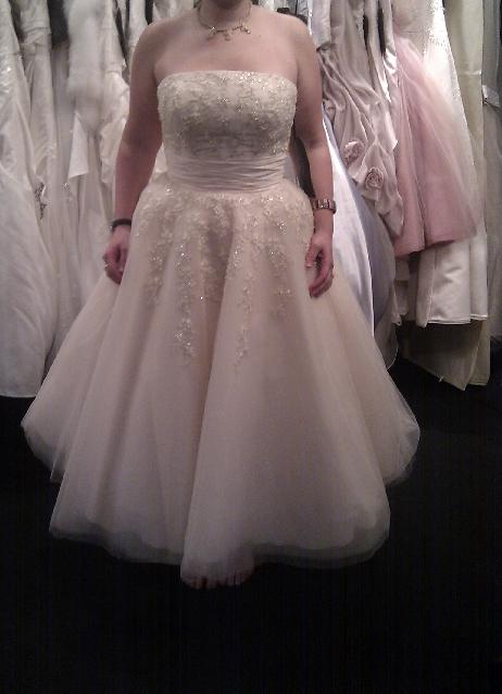 Pear shaped & hourglass brides - lets see real pics of your dress! :  wedding Front