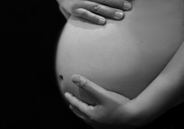Which Baby Bump Pic for Baby Shower Display?? Please help me decide! : ) : wedding BW4
