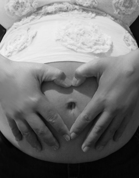 Which Baby Bump Pic for Baby Shower Display?? Please help me decide! : ) : wedding BW7