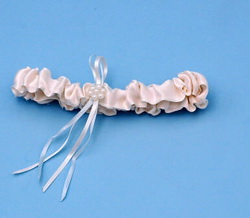 Show me your garter! :  wedding ThrowingGarter