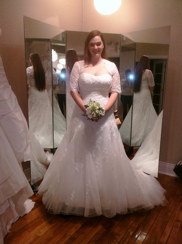 Show me your dress + bolero/shrug/jacket combos! :  wedding shrug jacket bolero wrap lace dress sleeves arms CIMG0363