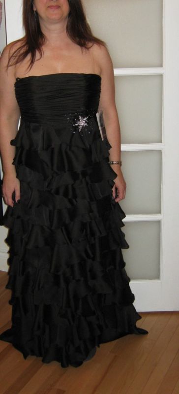 What is your mom wearing? :  wedding mob Mum