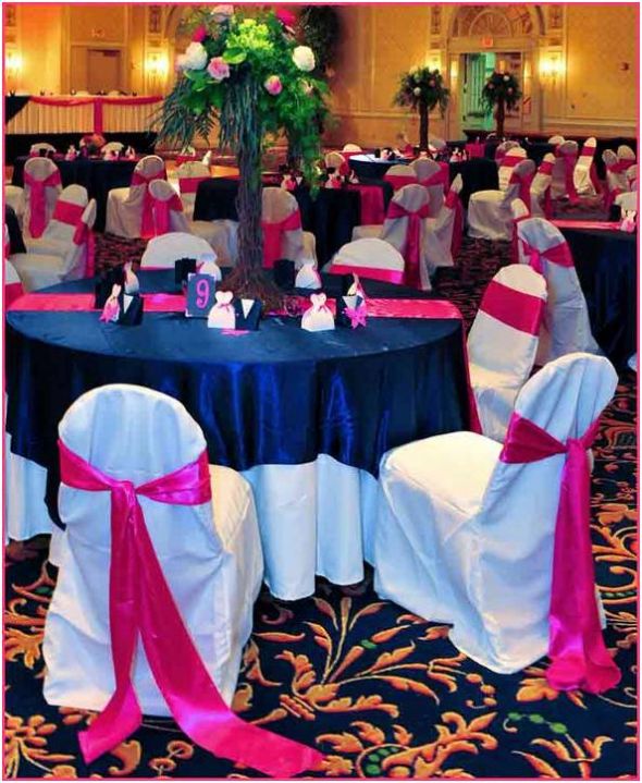 gold with shades of pink wedding table