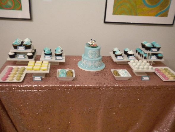 Dessert bar!