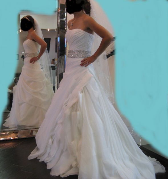 ARGH. Now I'm stuck with 2 dresses & I'm SO torn. (pic heavy) : wedding dress two help IMG 0132 1