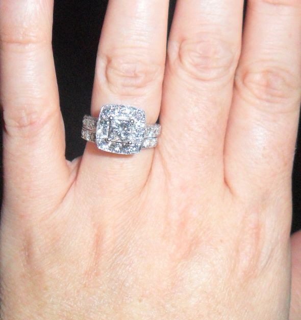 Looking for pictures of vintage halo ring :  wedding halo vintage e ring SAM 0286