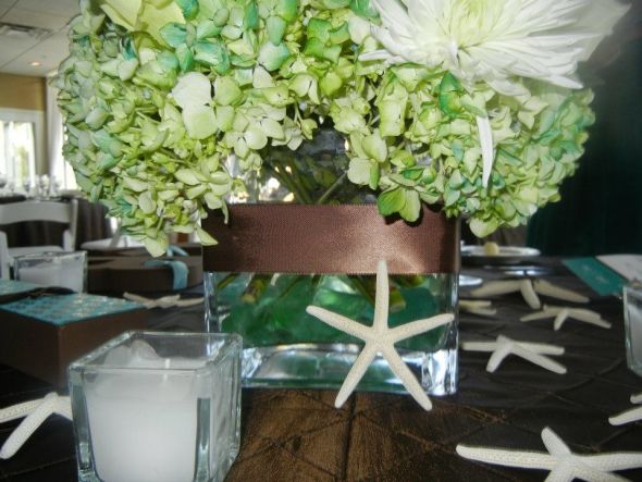 Show me your flowers, please! :  wedding bouquets centerpiece flowers 298443 2172319303860 1123094474 31857352 152330004 N