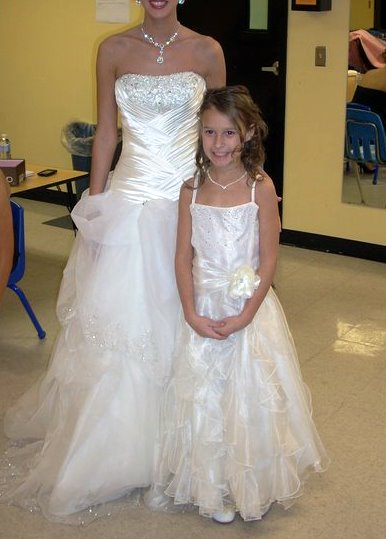 Ivory Flower Girl Organza Dress -sz8 with Shoes size 2 :  wedding flowergirl dress flowergirl ivory bridesmaids ceremony dress shoes Flowergirl Getting Ready