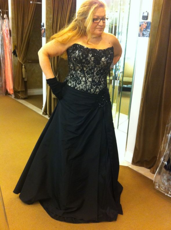 MOG wants to wear a prom dress/ballgown to the wedding...HELP! : wedding fmil mog mother of the groom mother of the bride mob dress etiquette over dressed IMG 9012