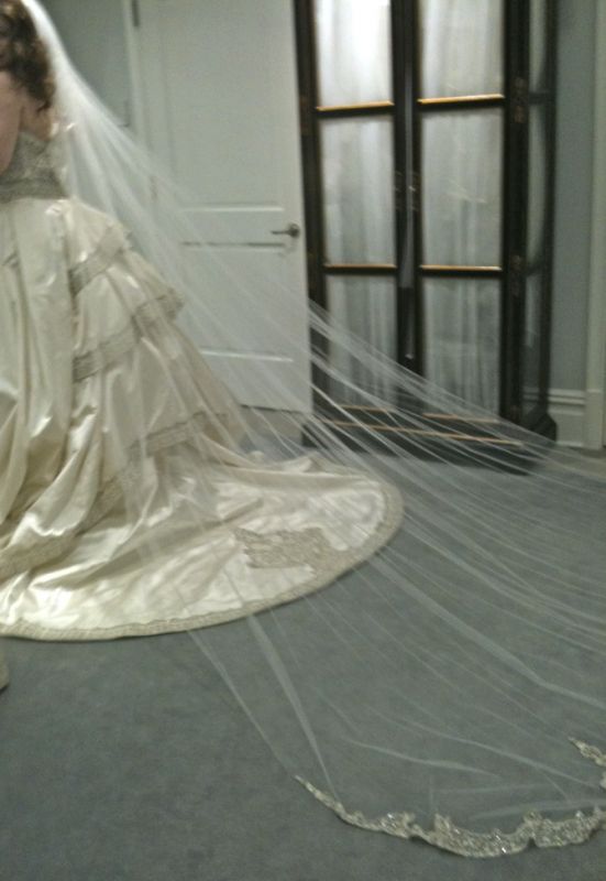 POST YOUR 1 OF A KIND DRESSES HERE!!! :  wedding THE BACK