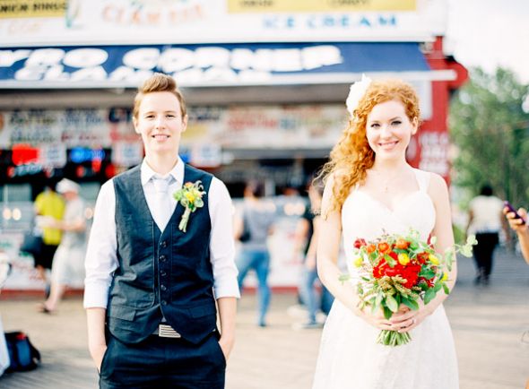 Gallery of the Day : wedding features 008082 R1 E003 Coney Island engagement photos : wedding 008082 R1 E003