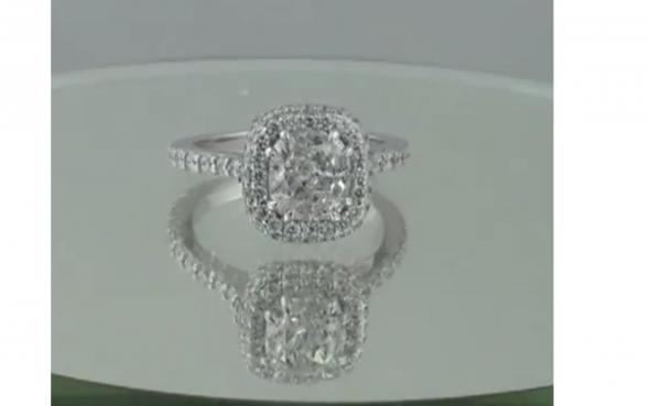 my custom made ring <3