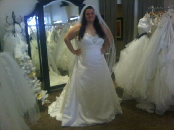 Dresses for ladies with larger bellies? (True apples!) :  wedding Dress1