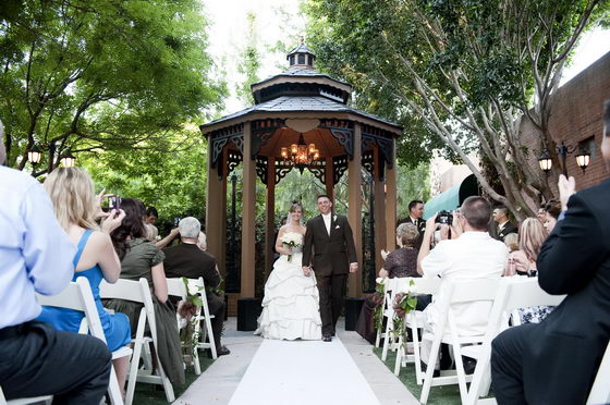 Cannot commit to my winter theme... Still stuck on Spring! : wedding CAAEQY8A