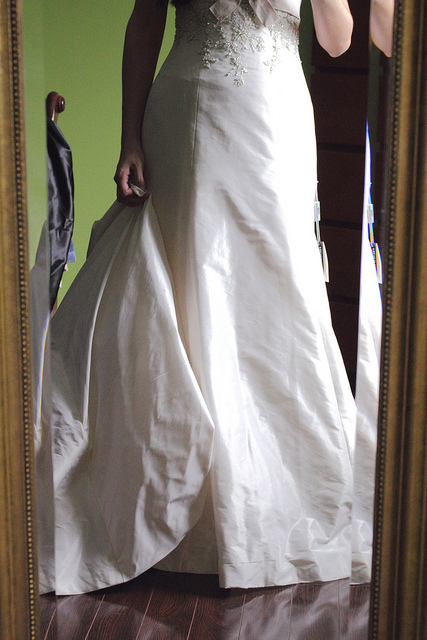 Dresses with heavy beading AND a corset... pictures? :  wedding Tabret2