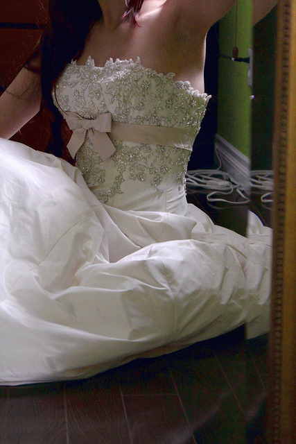 Dresses with heavy beading AND a corset... pictures? :  wedding Tabret4