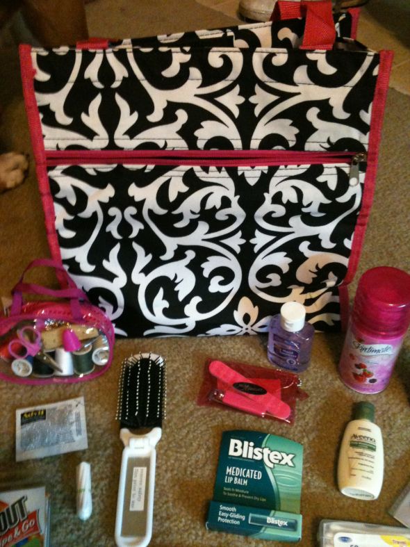 Bridesmaid Survival Kits :  wedding bridesmaids gifts kits bags diy Girls Kit
