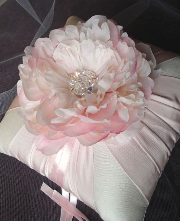 http://bios.weddingbee.com/pics/117612/peony_ring_pillow.jpg
