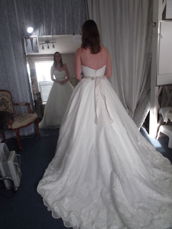 Winter Wedding Dresses :  wedding winter wedding dress cold 007