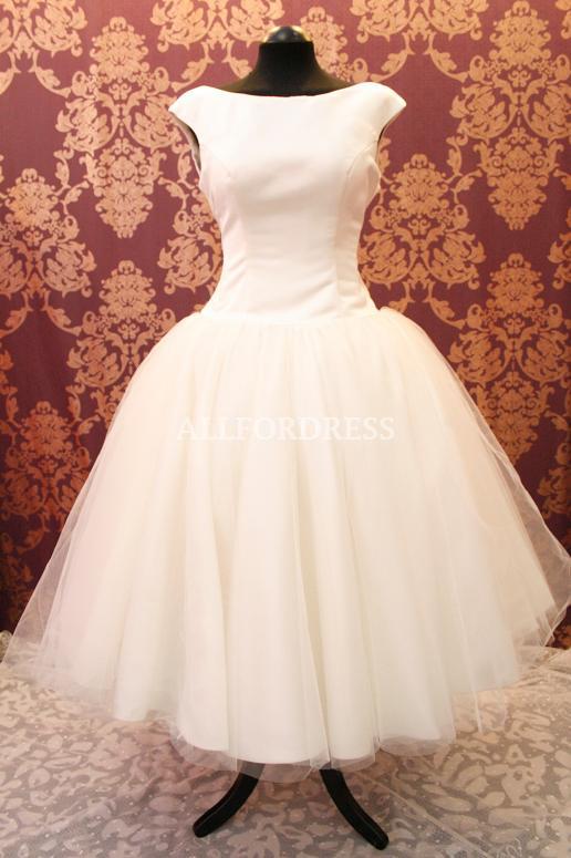 What stye shoes would look great with this dress wedding Audrey Hepburn 