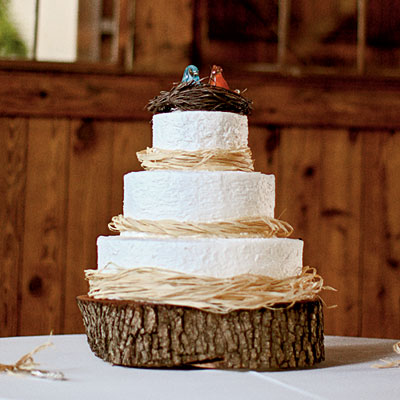 vintage rustic wedding cake