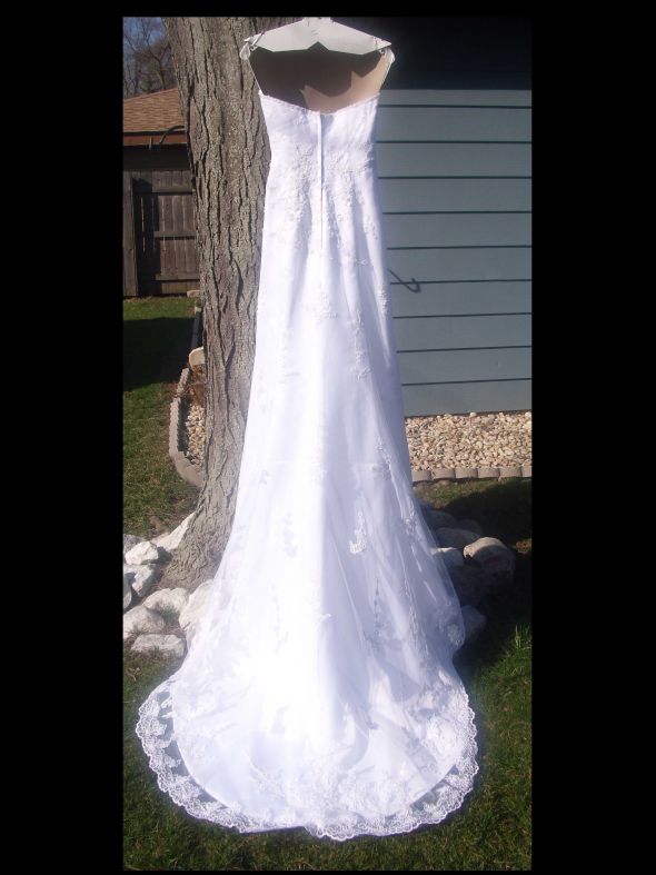 Davids Bridal Michelangelo Size 10 Wedding Dress 150 including shipping 
