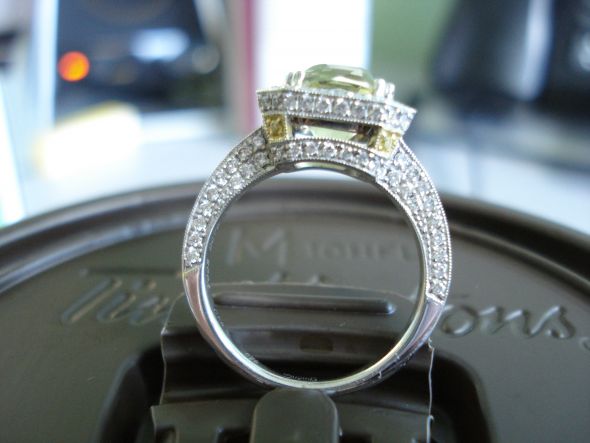 Show us your unusual/original DETAILS! :  wedding details surprise diamond unusual original ring DSC03103