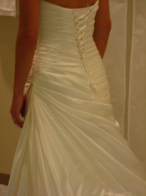 Help me figure out how to alter my dress for a rustic wedding!! : wedding barn dress crinoline dirt reception shoes vintage jewelry alterations Dressback