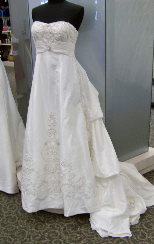 Show me your Oleg Cassini Dresses...Give me your opinion on mine. : wedding o THE DRESS Small