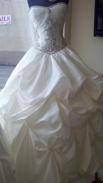 What accessories for a rhinestone beaded dress? Please help! :  wedding rhinestone dress necklace accessories Photo