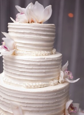 Post Your Buttercream Frosted Cakes! (Inspiration pics also welcome) :  wedding cake wedding buttercream purple Ibb 1293482459