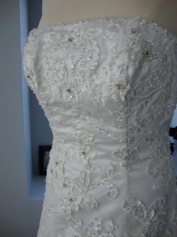 Wedding Dress for Sale $400 Comes w/