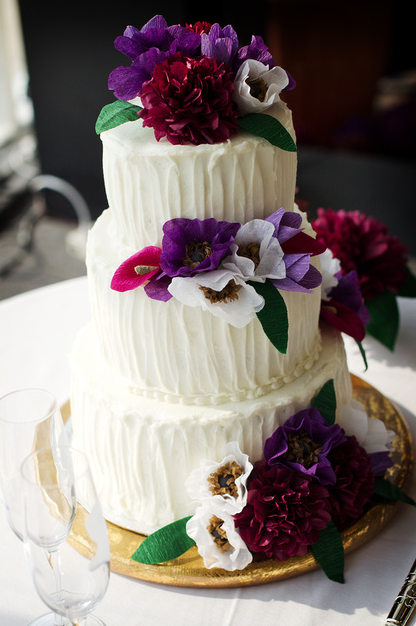 crepe paper cake flowers!