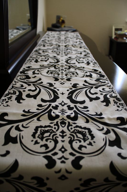Damask table runners :  wedding damask runner table linen black white ivory inspiration ceremony reception IMG 6128